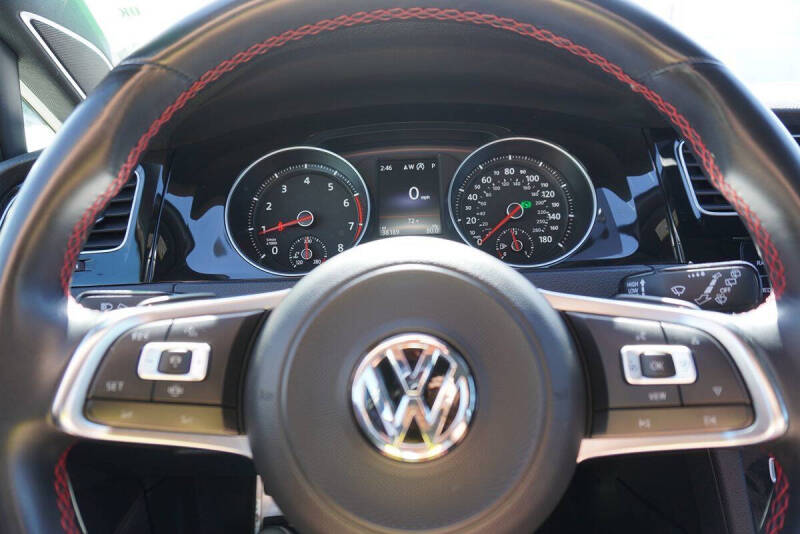 2019 Volkswagen Golf GTI SE