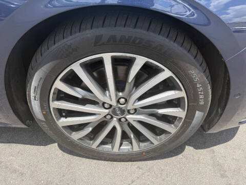 2017 Lincoln Continental Select