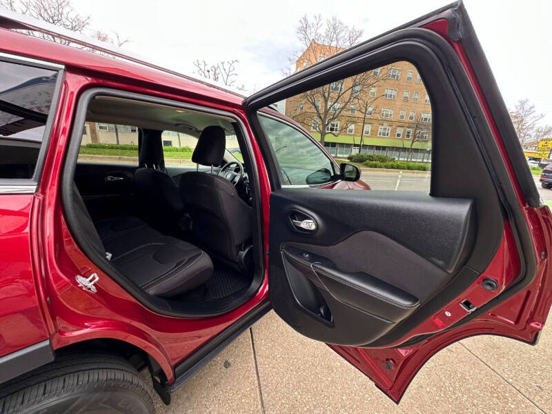 2015 Jeep Cherokee Latitude photo 17