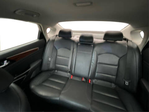 2017 Kia Cadenza Premium