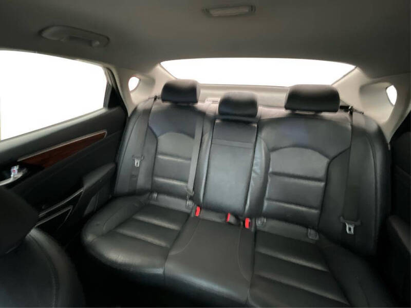 2017 Kia Cadenza Premium