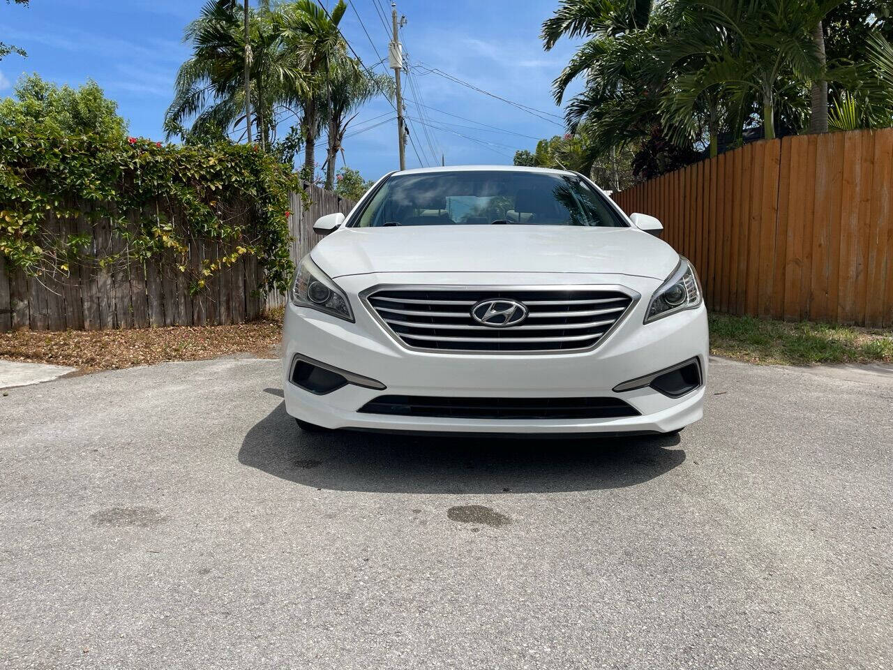 2016 HYUNDAI Sonata Sedan - $10,800