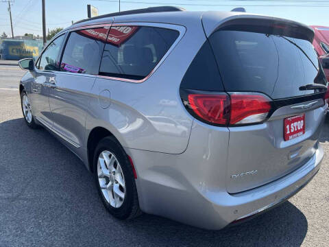 2017 Chrysler Pacifica Touring-L