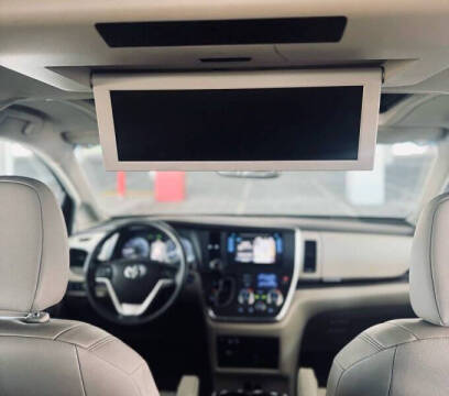 2015 Toyota Sienna XLE Premium 8-Passenger