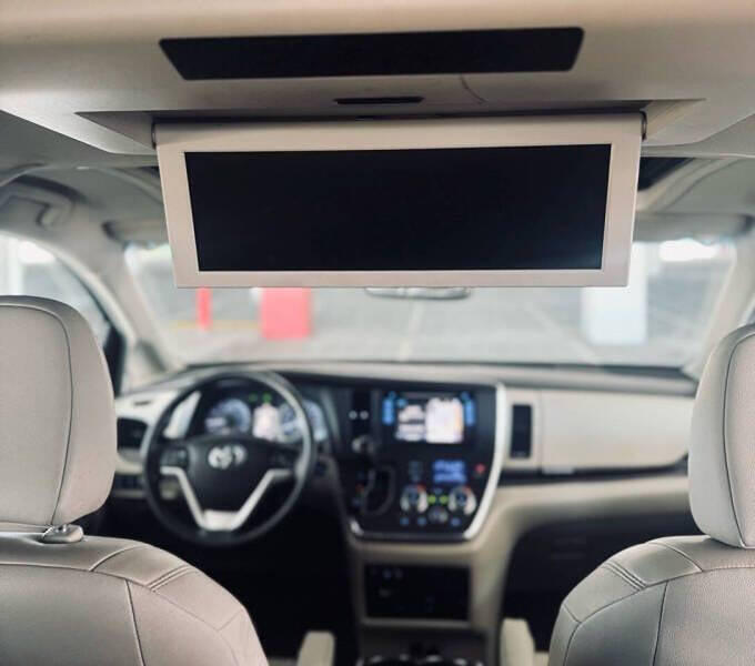 2015 Toyota Sienna XLE Premium 8-Passenger