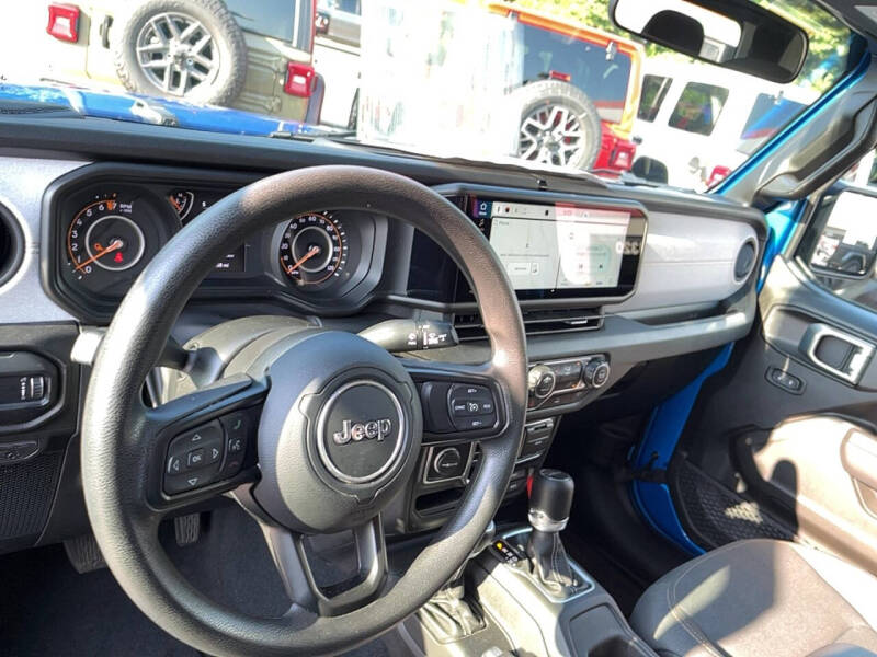 2024 Jeep Gladiator NightHawk