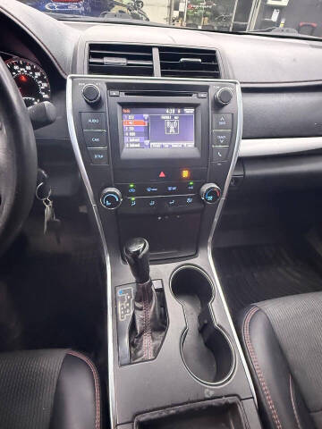 2017 Toyota Camry SE