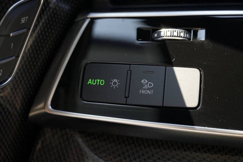 2022 Audi SQ7 4.0T quattro Premium Plus