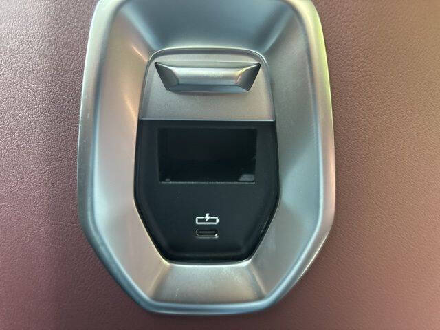 2025 BMW 7 Series 740i xDrive