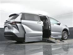 2024 Toyota Sienna XLE 8-Passenger