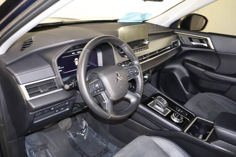 2025 Mitsubishi Outlander PHEV SE