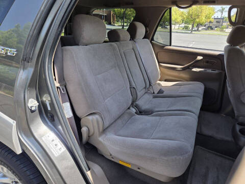 2003 Toyota Sequoia SR5