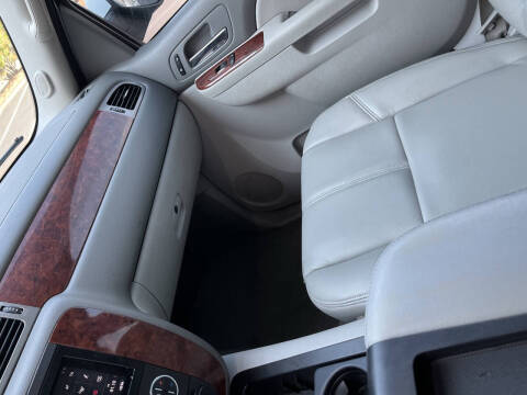 2014 Chevrolet Suburban LT