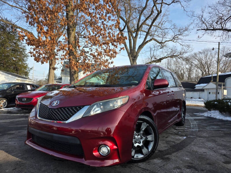 2013 Toyota Sienna SE 8-Passenger