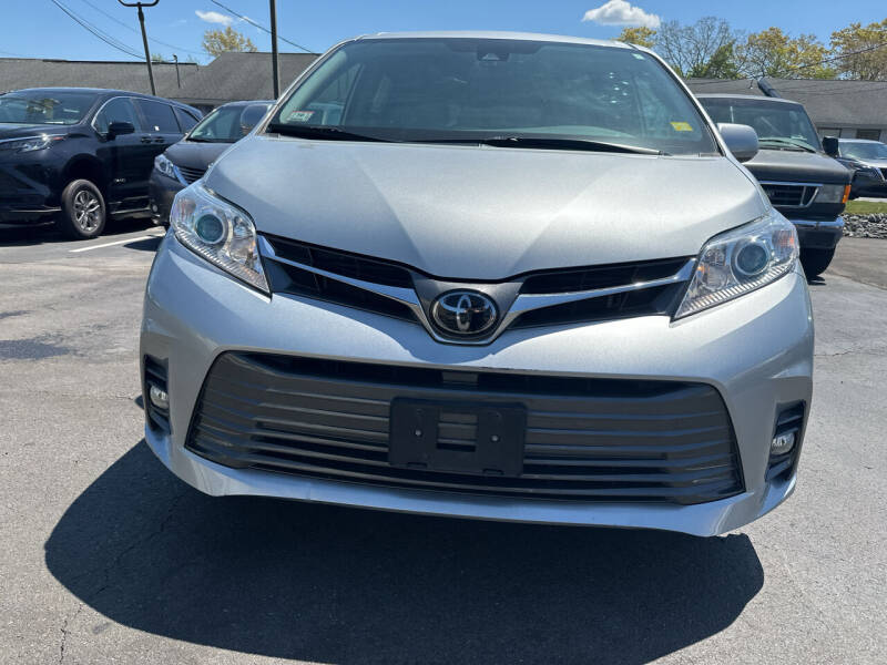 Used 2019 Toyota Sienna XLE with VIN 5TDDZ3DC4KS224112 for sale in Seekonk, MA