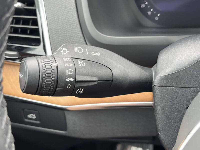 2023 Volvo XC90 B5 Plus Bright Theme