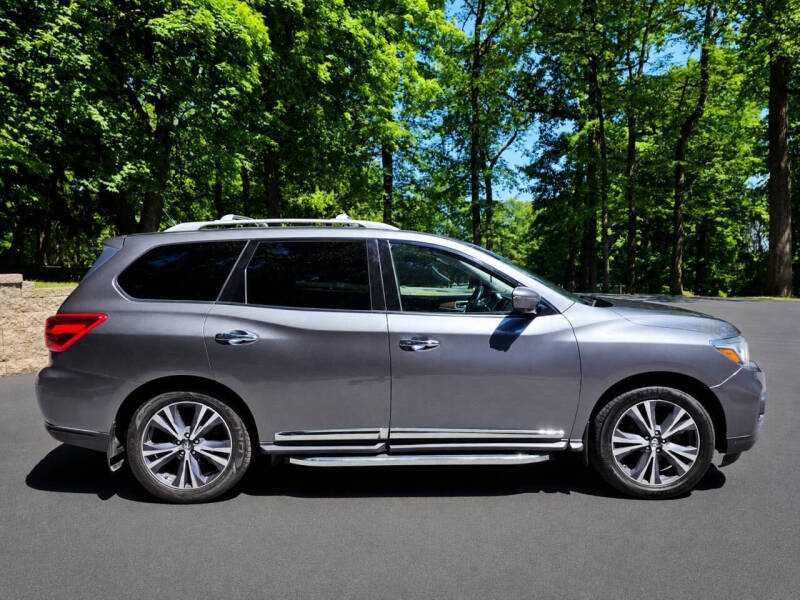 2018 Nissan Pathfinder SL