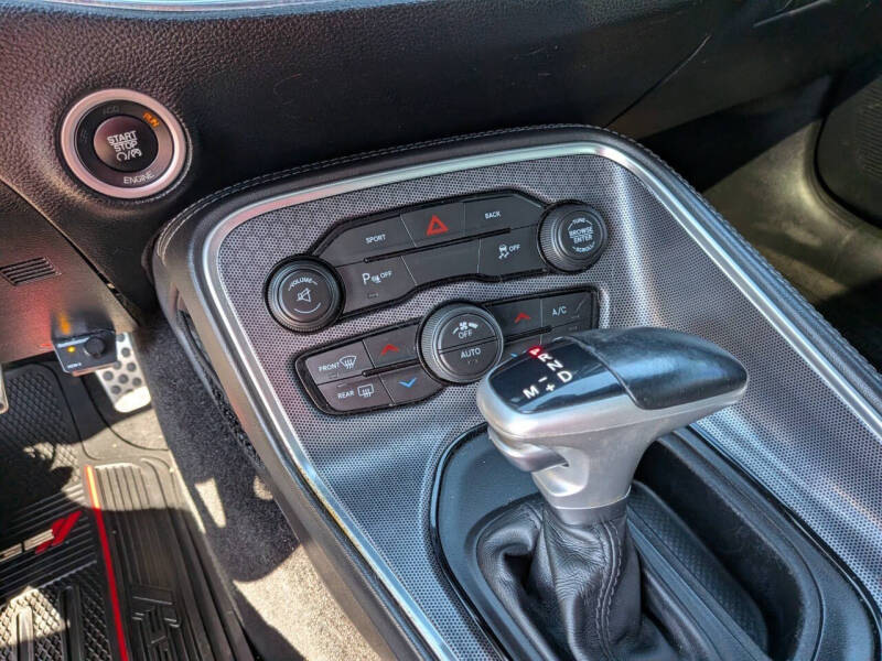 2015 Dodge Challenger SXT Plus