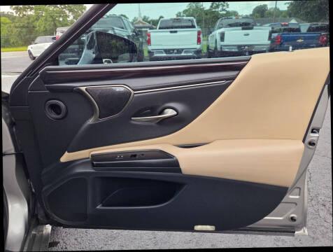2020 Lexus ES 300h