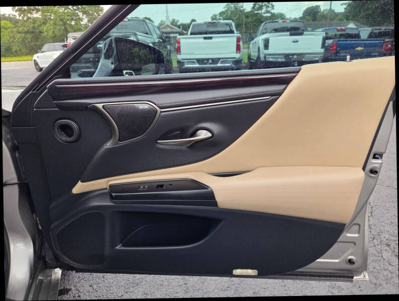 2020 Lexus ES 300h