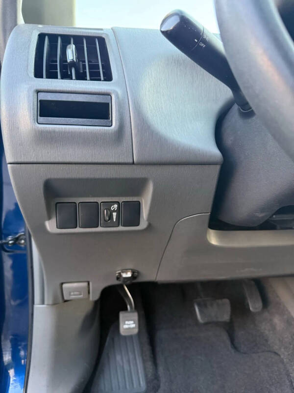 2013 Toyota Prius v Three