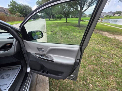 2015 Toyota Sienna XLE Premium 7-Passenger