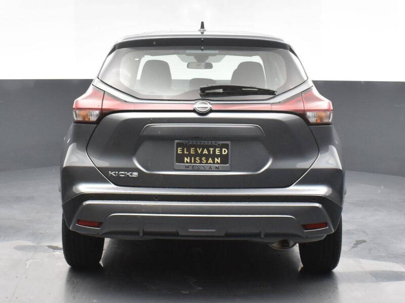 2025 Nissan Kicks Play S