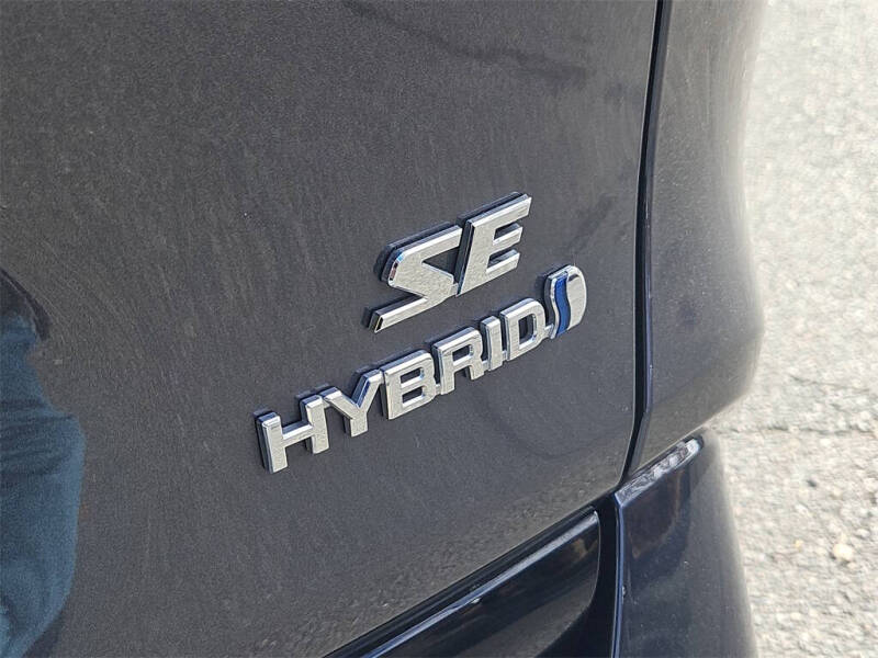 2024 Toyota RAV4 Hybrid SE