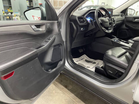 2021 Ford Escape Hybrid Titanium