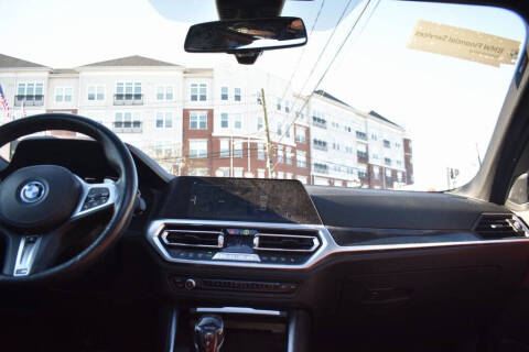 2022 BMW 3 Series 330e