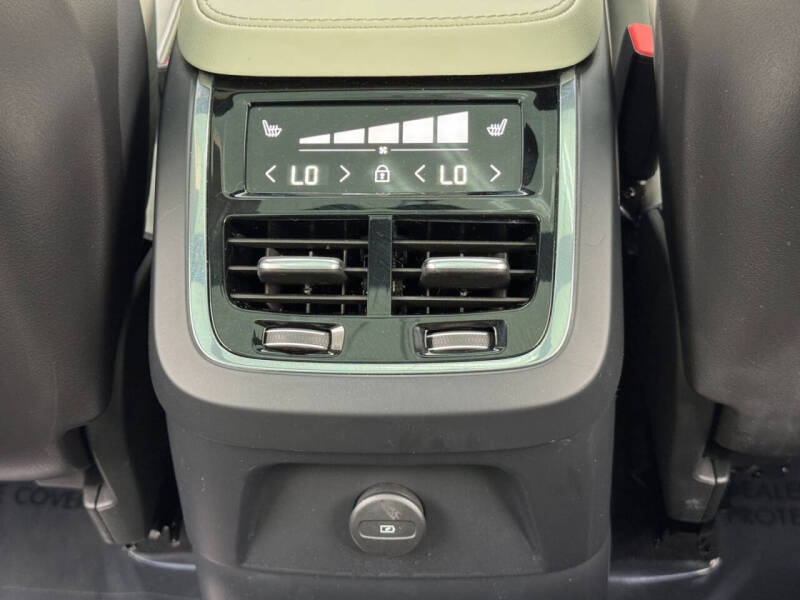 2022 Volvo XC90 Recharge T8 R-Design