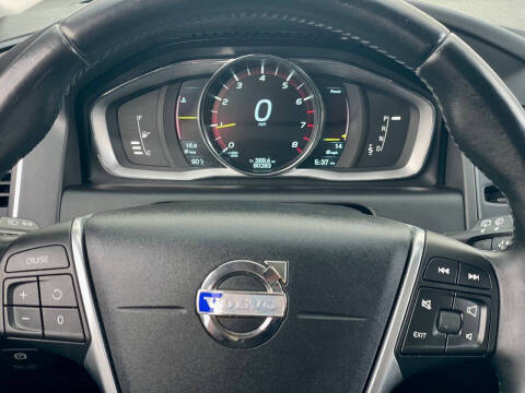 2015 Volvo XC60 T5 Drive-E Premier