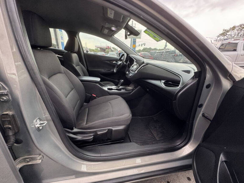 2017 Chevrolet Malibu LT