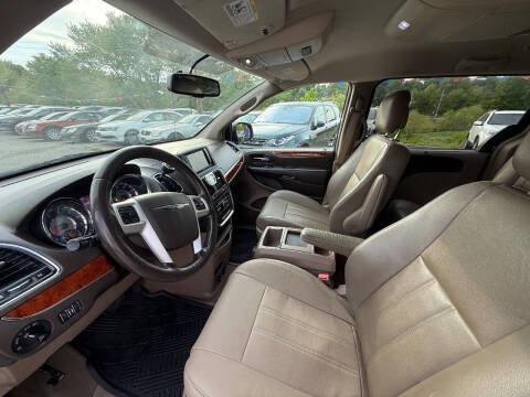 2014 Chrysler Town and Country Touring