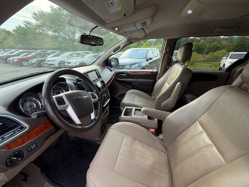 2014 Chrysler Town and Country Touring