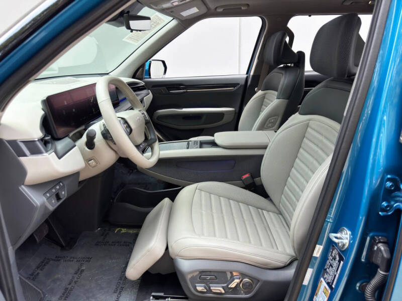 2024 Kia EV9 Land