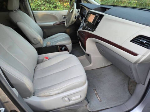 2012 Toyota Sienna XLE 8-Passenger