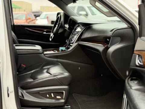 2020 Cadillac Escalade Luxury