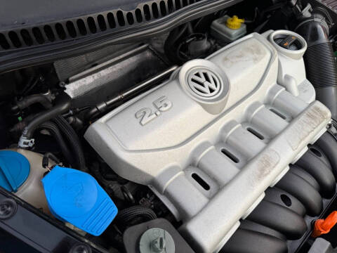 2009 Volkswagen New Beetle Base PZEV