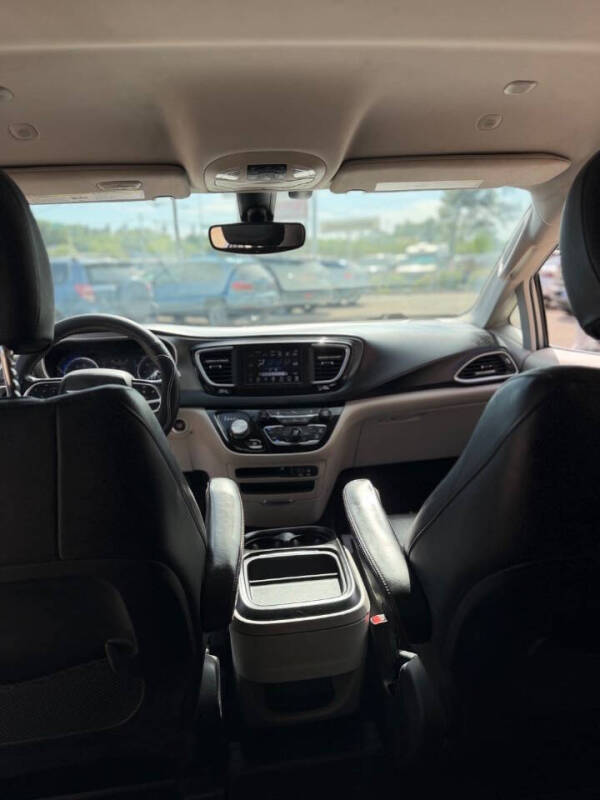 2020 Chrysler Pacifica Touring L