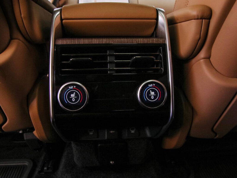 2025 Land Rover Range Rover P400 SE