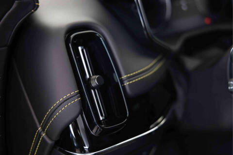 2025 Aston Martin DBX 707