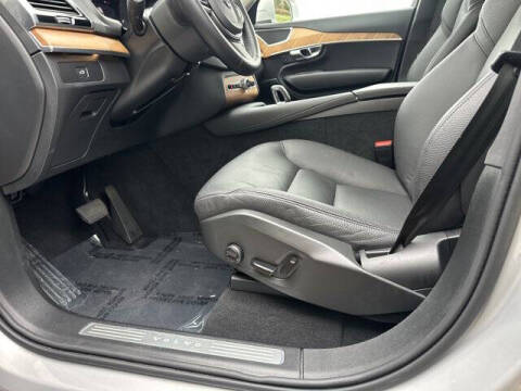 2025 Volvo XC90 B6 Plus Bright Theme 7P