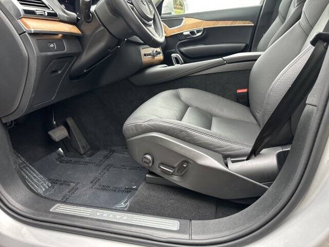 2025 Volvo XC90 B6 Plus Bright Theme 7P