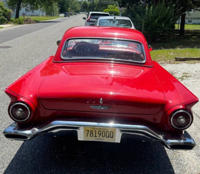 1957 Ford Thunderbird