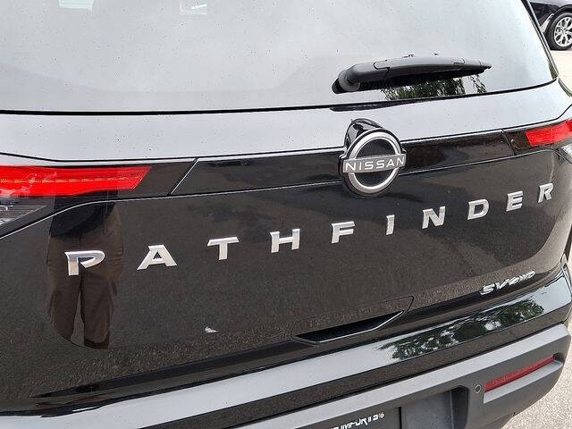 2023 Nissan Pathfinder SV