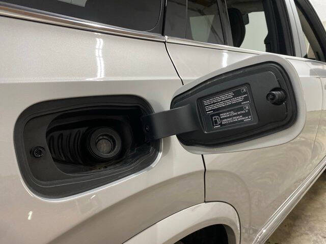 2025 Volvo XC90 B5 Core Bright Theme