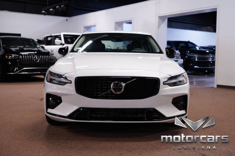 2024 Volvo S60 B5 Ultimate Dark Theme