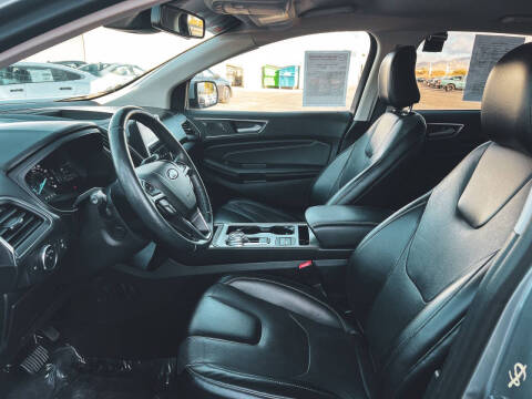 2022 Ford Edge Titanium