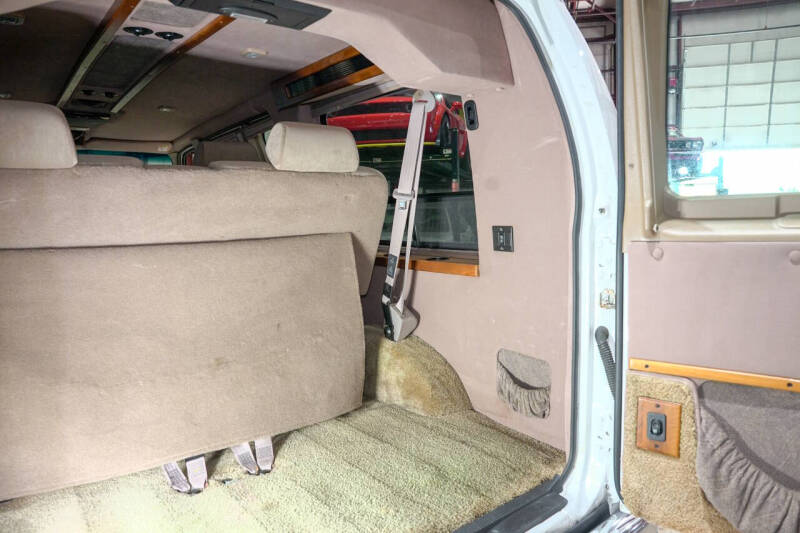 2002 Ford E-Series E-150